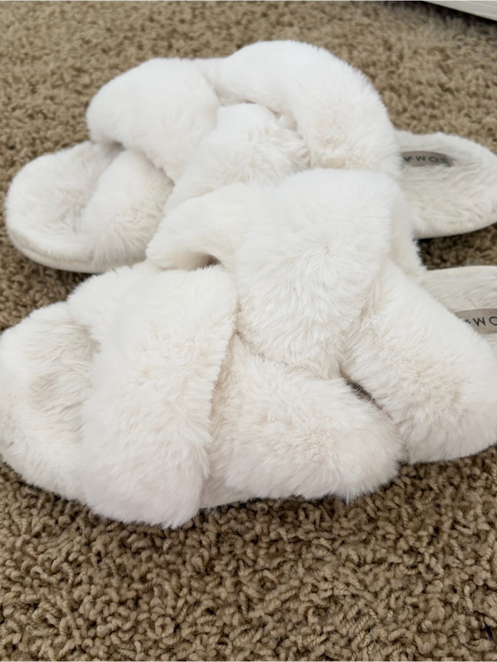 Soma White/Cream Plush Cross-Band Slippers